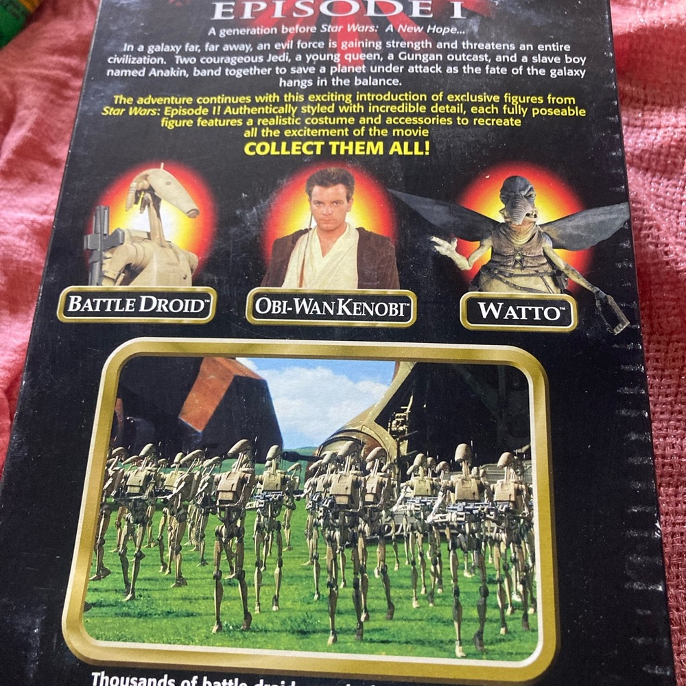 Star Wars Red and Gold Episode I Battle Droid Packaging Close-Up - Picture 4 of 4